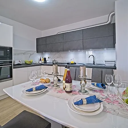 Exclusive Aurora Apartamento
