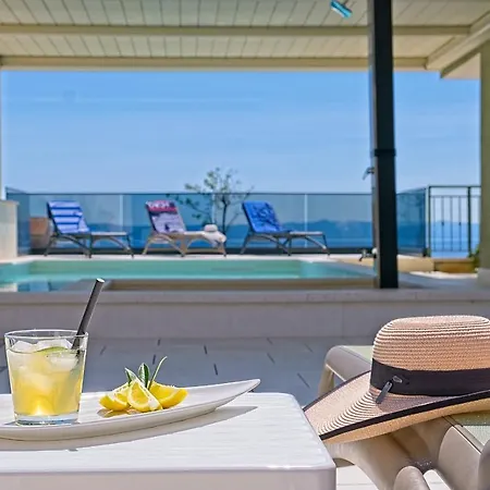 Exclusive Aurora Апартаменты